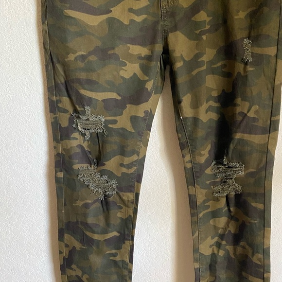 Judy Blue Camouflage Distressed Mid Rise Stretch Skinny Y2K Army Jeans 15/32 - Picture 6 of 13